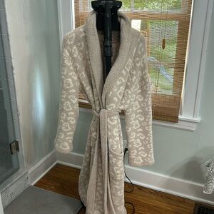 Barefoot Dreams Robe Size 3